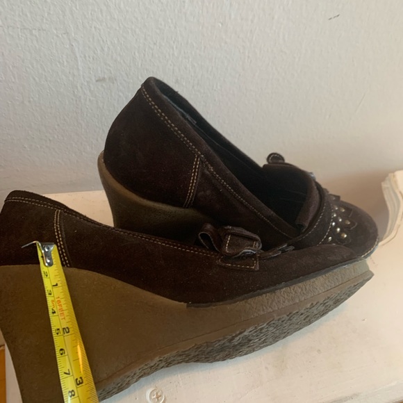 Brown platform shoes. - Picture 6 of 6